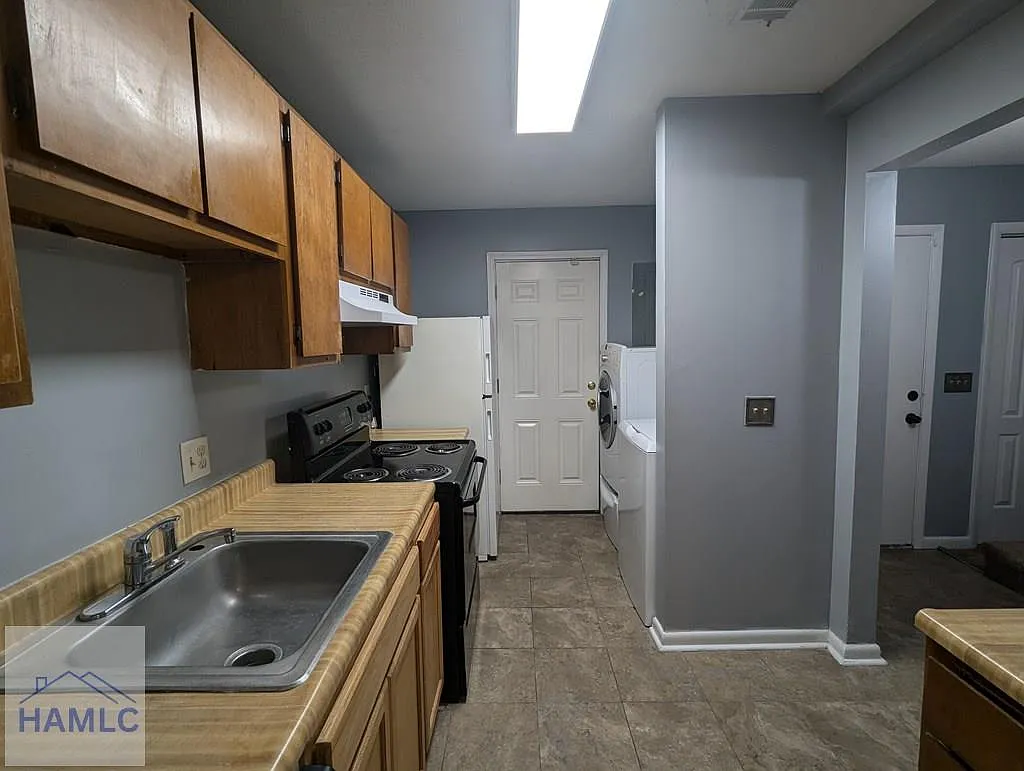 2 bed, 1.5 bath, 1068 sqft, $1,150 — Photo 2