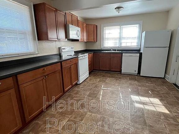3rd image of 135 Bradford Dr