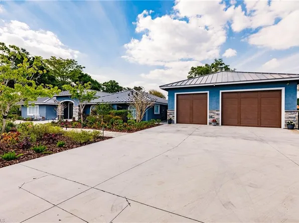 221 Tupelo RD, NAPLES, FL 34108
