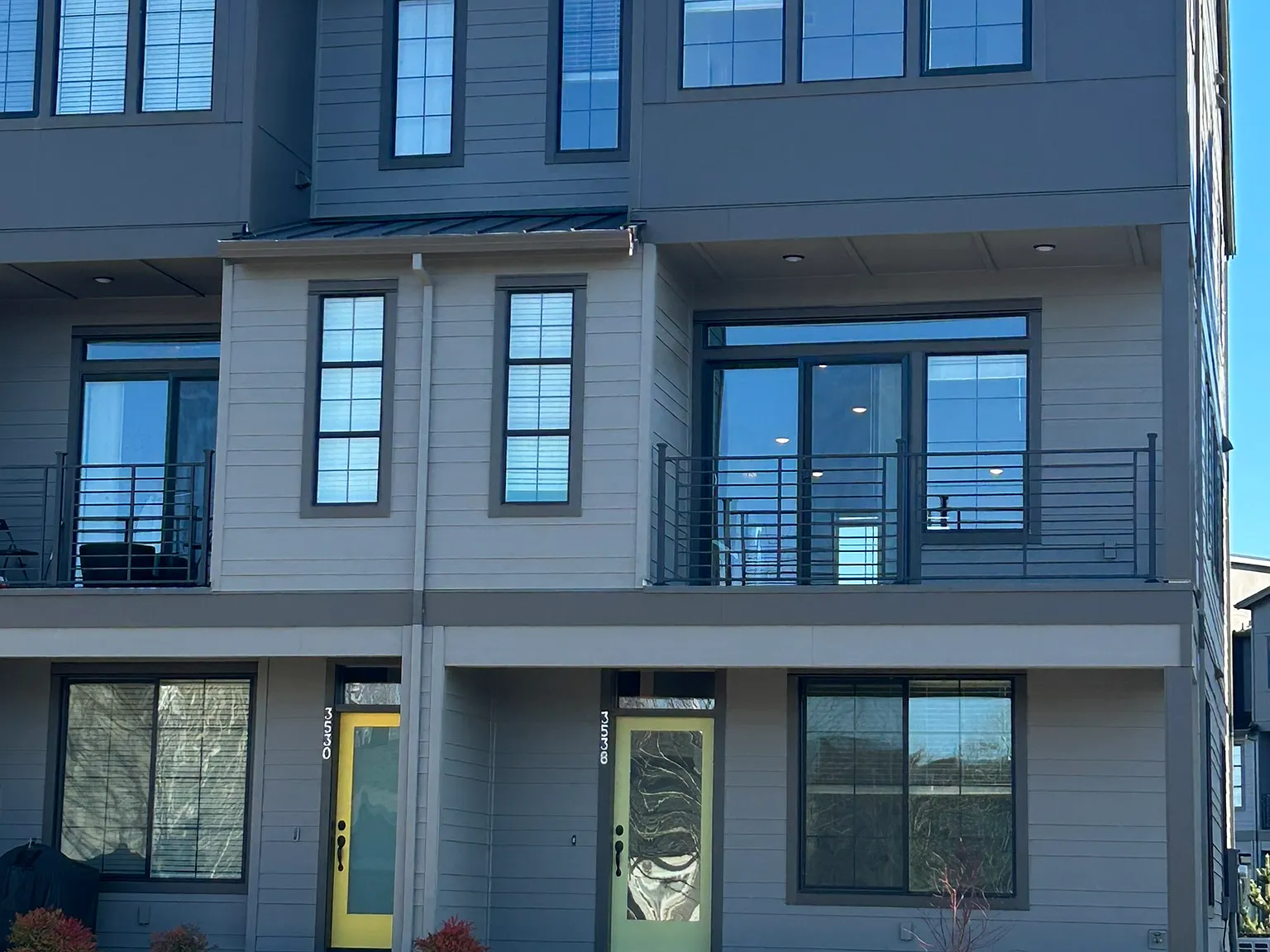 3 bed, 2.5 bath, 1945 sqft, $2,795 — Photo 3