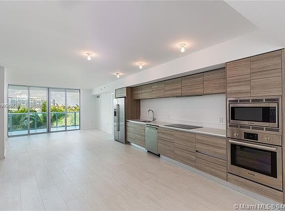 3rd image of 6620 Indian Creek Dr APT 312