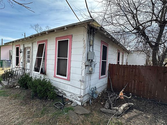 4th image of 136 E High Ave