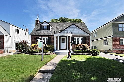 1st image of 250 Dorchester Rd