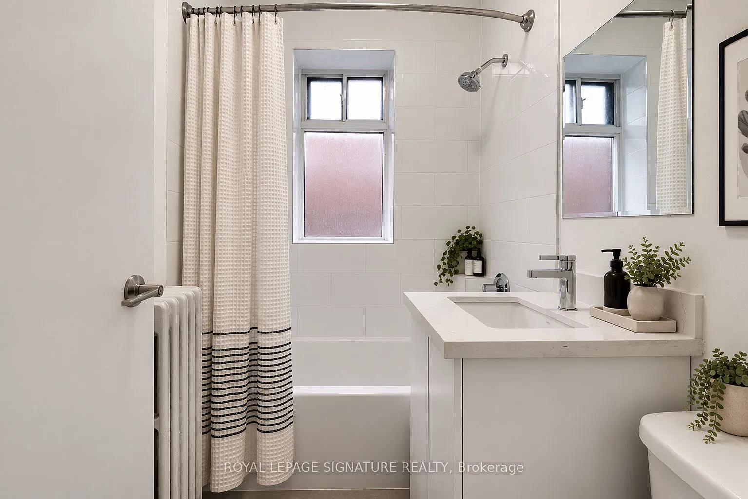 231 Vaughan Rd — Photo 4