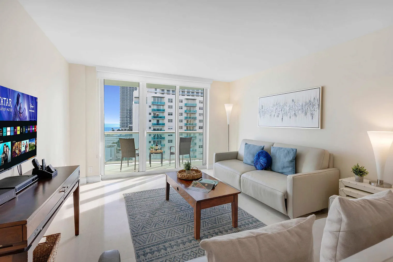 1 bed, 1.0 bath, 871 sqft, $3,568 — Photo 1