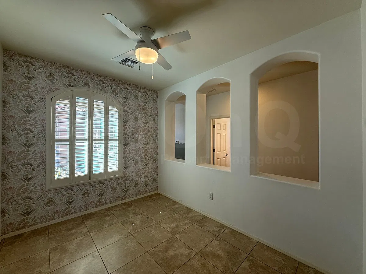 4 bed, 3.0 bath, 2652 sqft, $3,040 — Photo 4