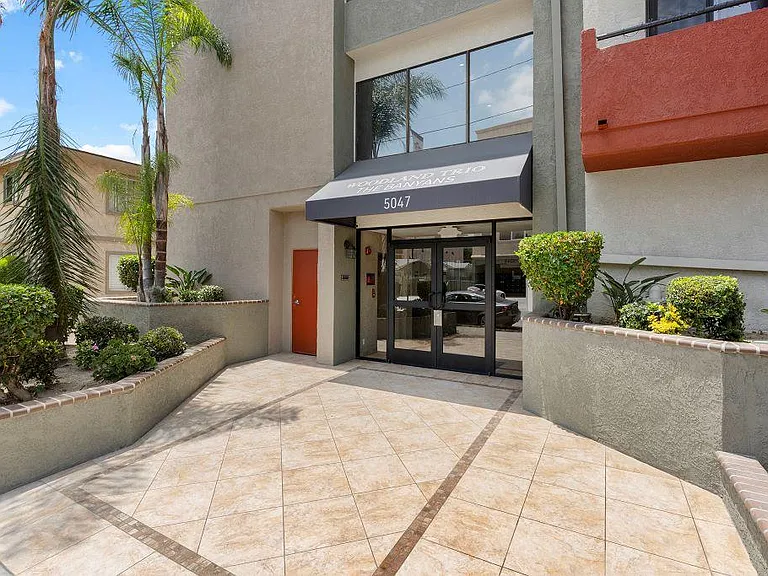 Woodland Trio Apartments — Photo 49