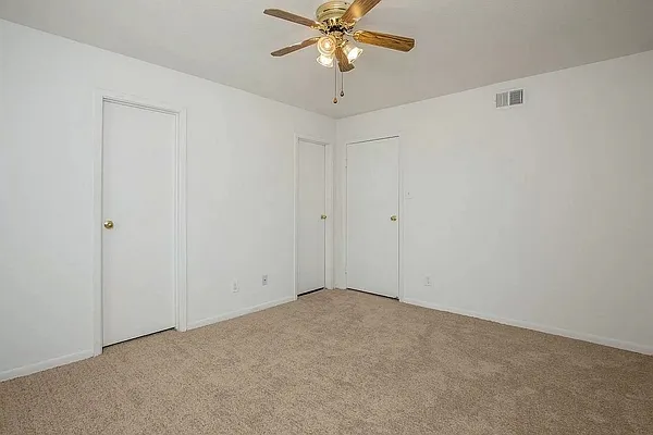 Riverwalk Apartment Homes — Photo 22