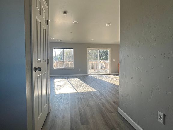 3rd image of 1443 Gavin Ln
