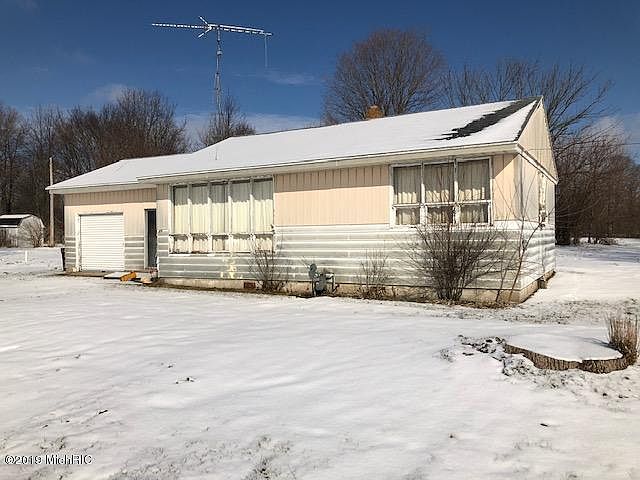 1st image of 805 Park Shore Dr