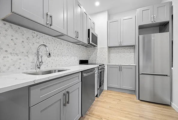 Rented by J PRESTON AND ASSOCIATES INC | media 6