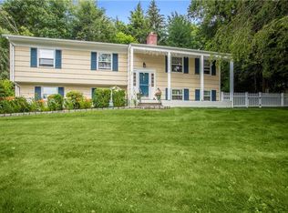 78 Nottingham Rd, Bedford Hills, NY 10507