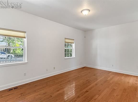5th image of 529 W Dale St