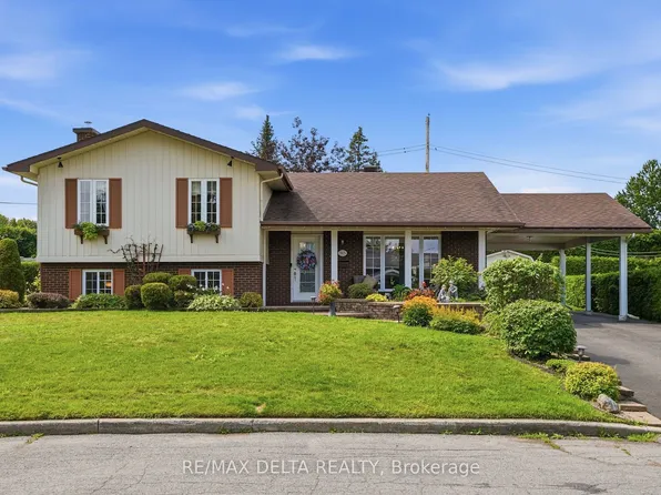 965 Jerome St, Hawkesbury, ON K6A 3B1