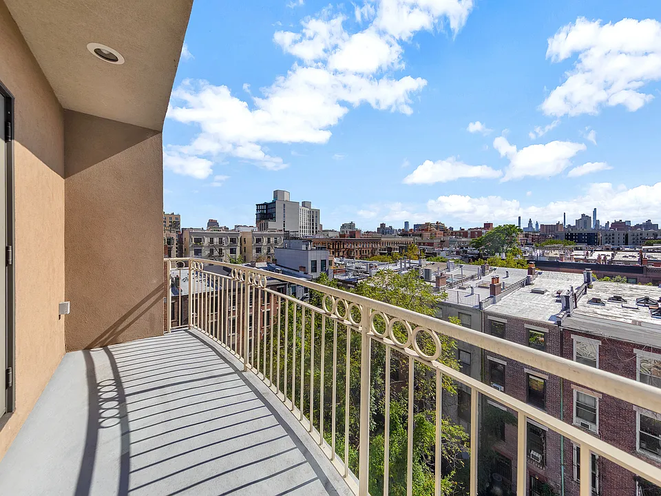 352 W 123rd St #PENTHOUSE