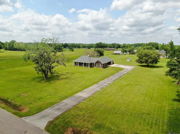 10439 Rogers C Rd, Saint Amant, LA 70774
