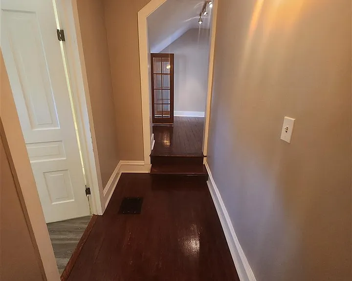 524 State St #5 — Photo 4