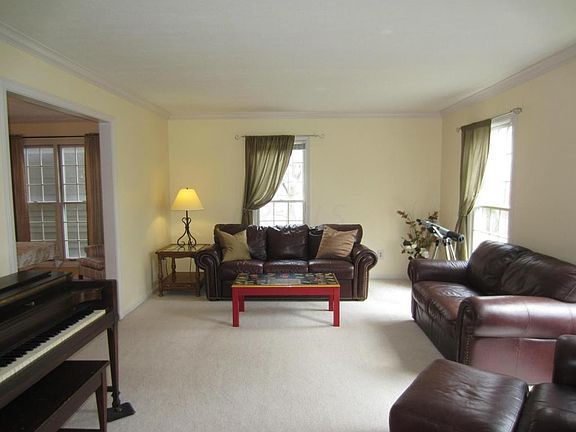 3rd image of 4742 Bridle Path Ct