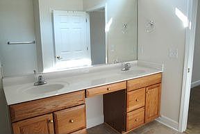 5th image of 2302 Old Towne Dr