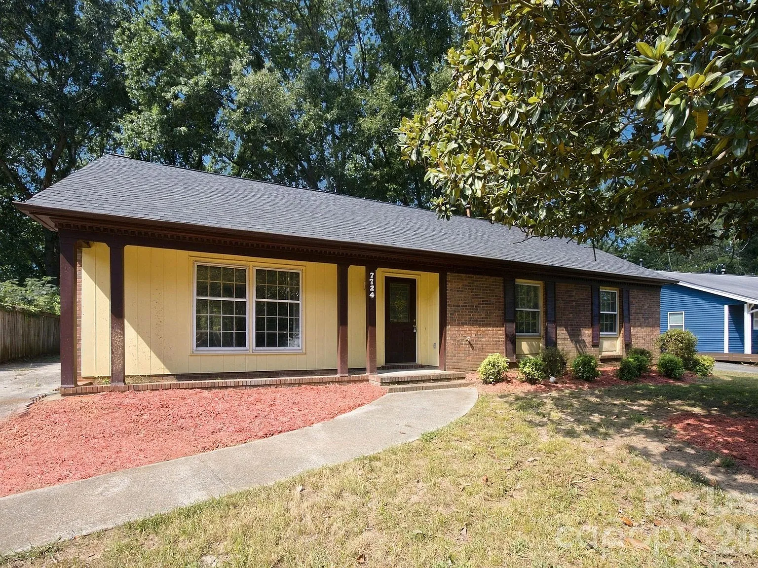 3 bed, 2.0 bath, 1494 sqft, $2,250 — Photo 2