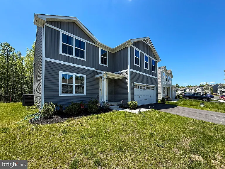 91 Goldspire Dr — Photo 2