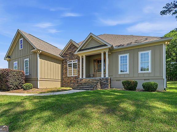 4th image of 241 Eagles Way NE