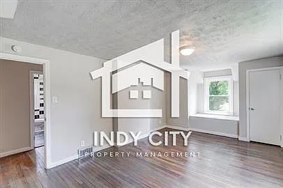 5 bed, 1.5 bath, 1874 sqft, $1,800 — Photo 4