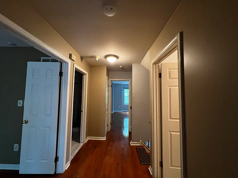 150 Canterbury Ln — Photo 8