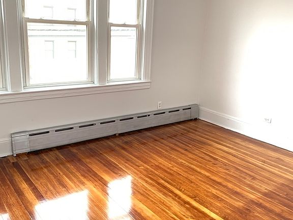 2nd image of 2331 33rd St #1