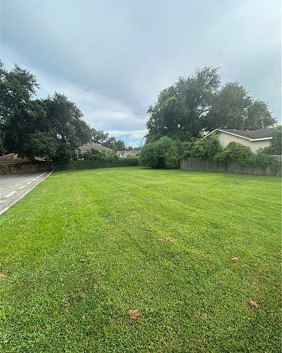 1st image of 1516 Seville Dr