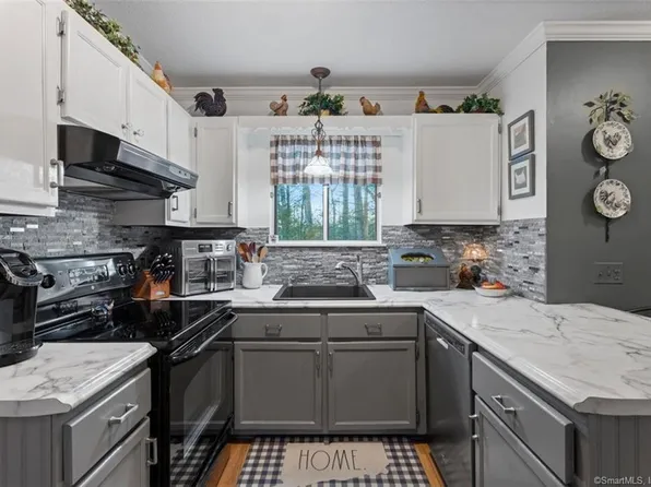 314 Heritage Village #E, Southbury, CT 06488
