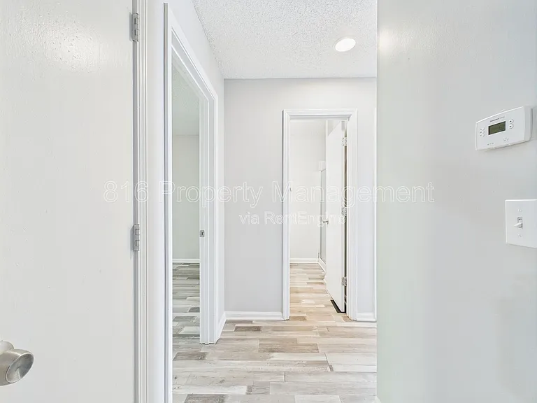 7941 NW 79th Pl — Photo 6