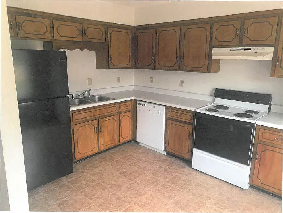 2 bed, 1.5 bath, 1050 sqft, $900 — Photo 4