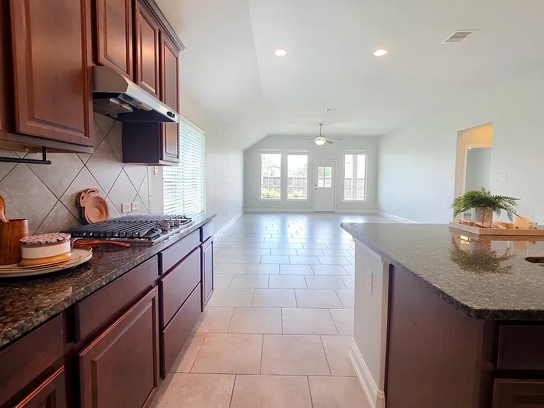 8206 Oxbow Manor Ln — Photo 15