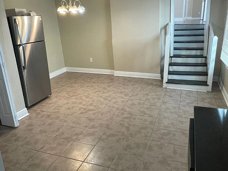 2311 Baronne St #B — Photo 4