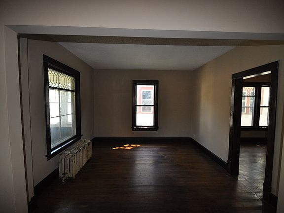5th image of 2927 Russell Ave N