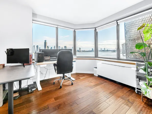 415 East 37th Street image 2 of 12