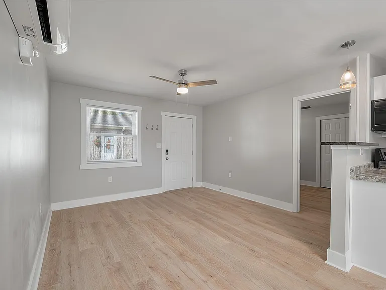 2133 Pierpont Ave #B — Photo 10