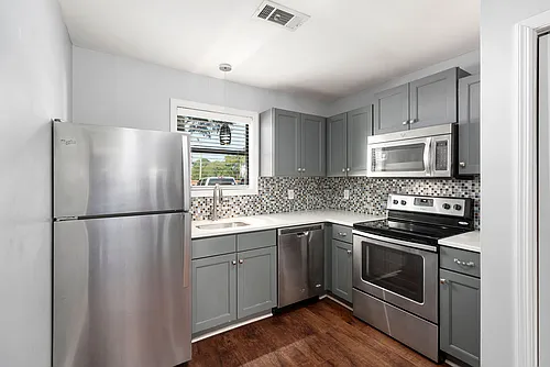 123 N Donahue Dr Photo 1