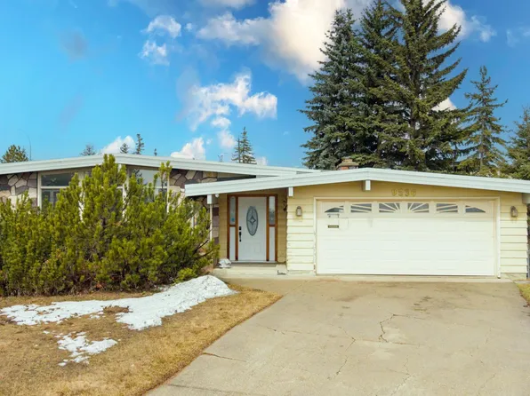 9536 151st Ave NW, Edmonton, AB T5E 2R3