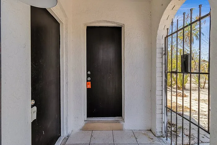 325 N 17th Dr #B — Photo 19