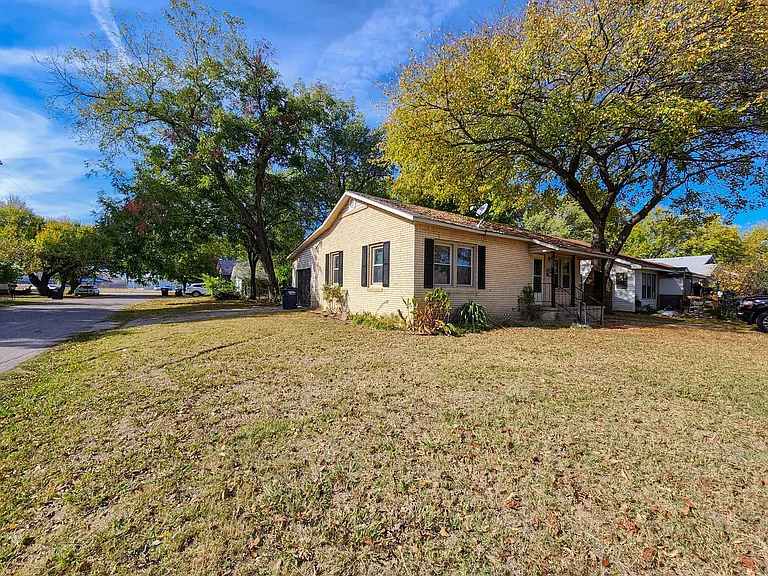 1002 Overland Ct — Photo 10