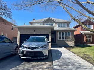 824 College Manor Dr, Newmarket, ON L3Y8G6