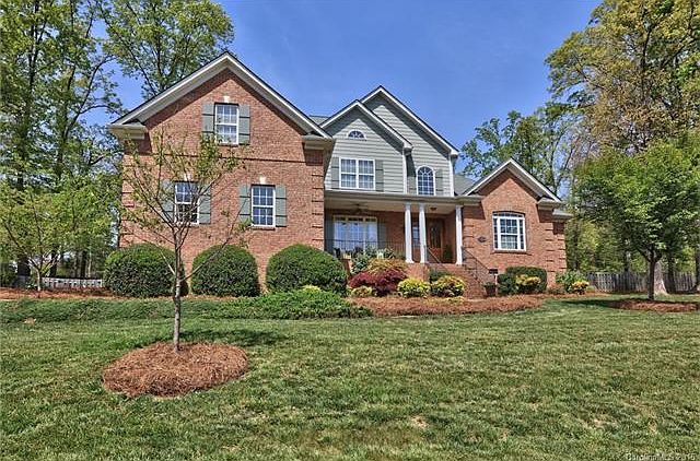 1st image of 145 Pine Mist Dr