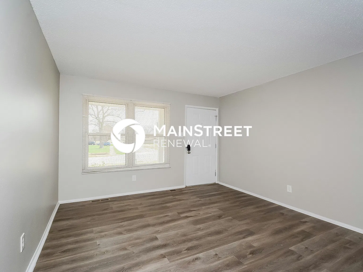 7405 Fox Crest Dr — Photo 4