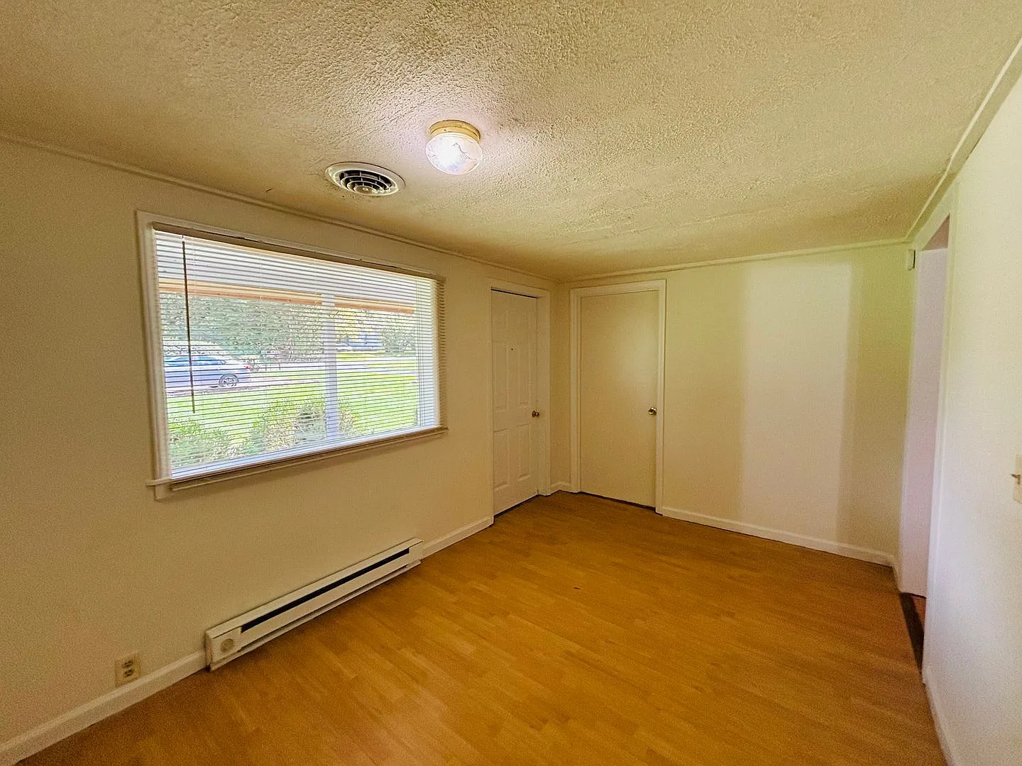4 Bedroom 2.5 Bath House — Photo 3