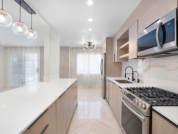 3rd image of 3380 Vinton Ave APT 109