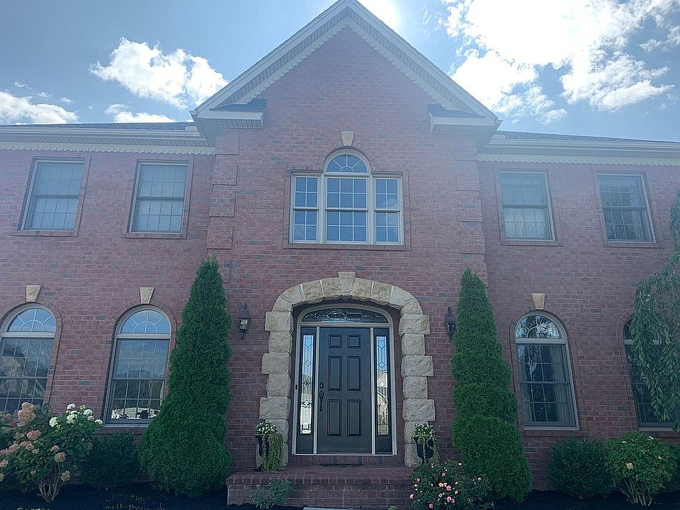 2nd image of 289 Mindy Dr
