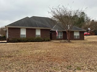 121 Northfield Dr, Saltillo, MS 38866