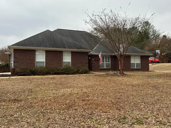 121 Northfield Dr, Saltillo, MS 38866